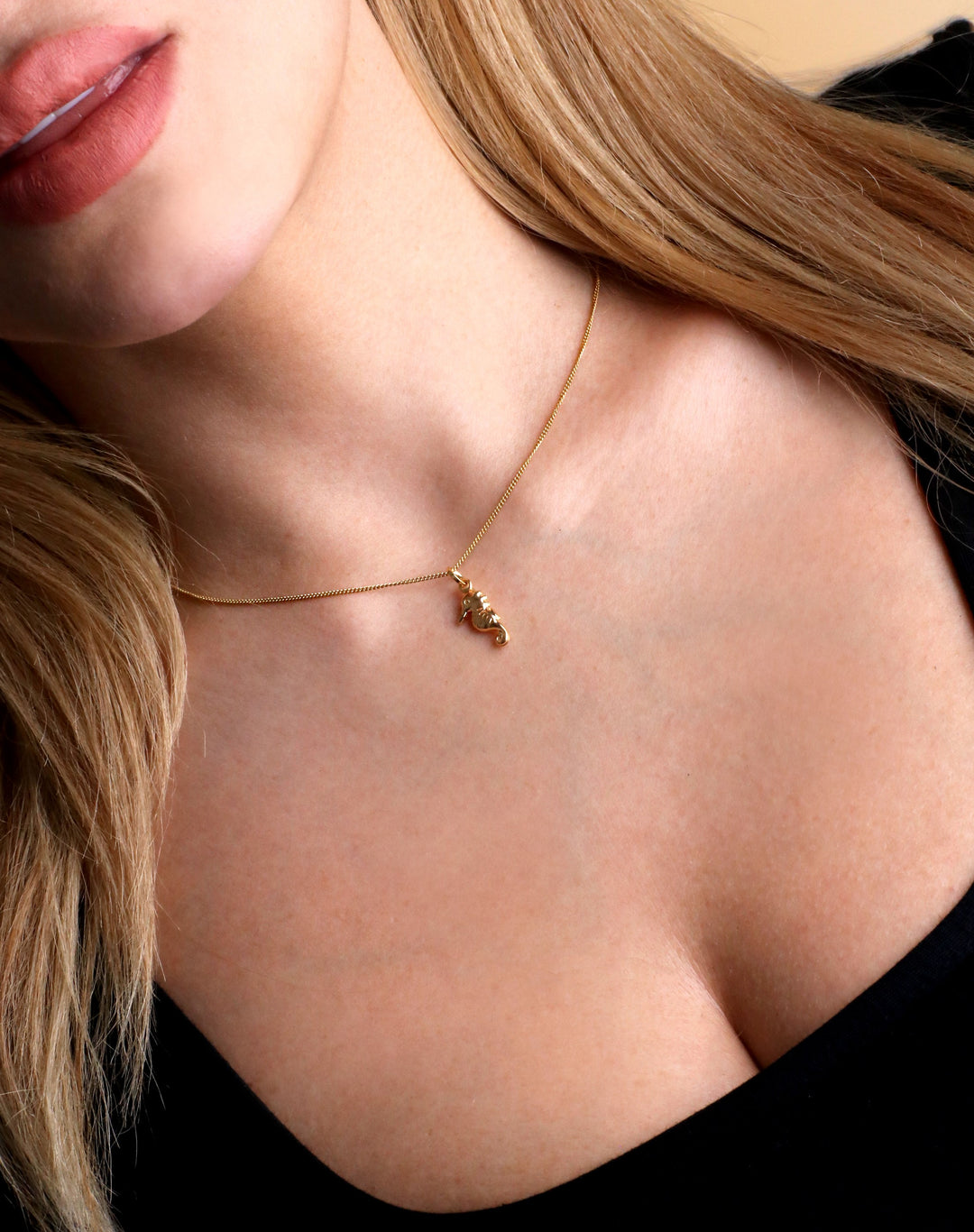 SEAHORSE PENDANT | 18K GOLD PENDANT | VALENTINE GIFT | ANNIVERSARY GIFT | MINIMALIST JEWELLERY